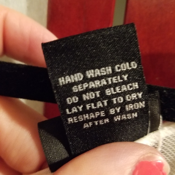 Torrid 3X white lace/gauze tunic with attached cami. Great for Valentine pics! - Picture 7 of 7